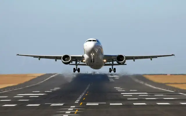 Airplane Takeoff Free android App screenshot 1